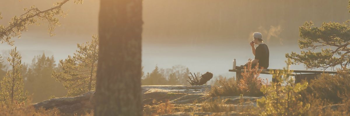 Rauhoittava luontokuva Psykologilaakson sivulla